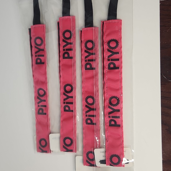 Piyo Hat and 4 pink Non-Slip Headbands - Picture 4 of 6